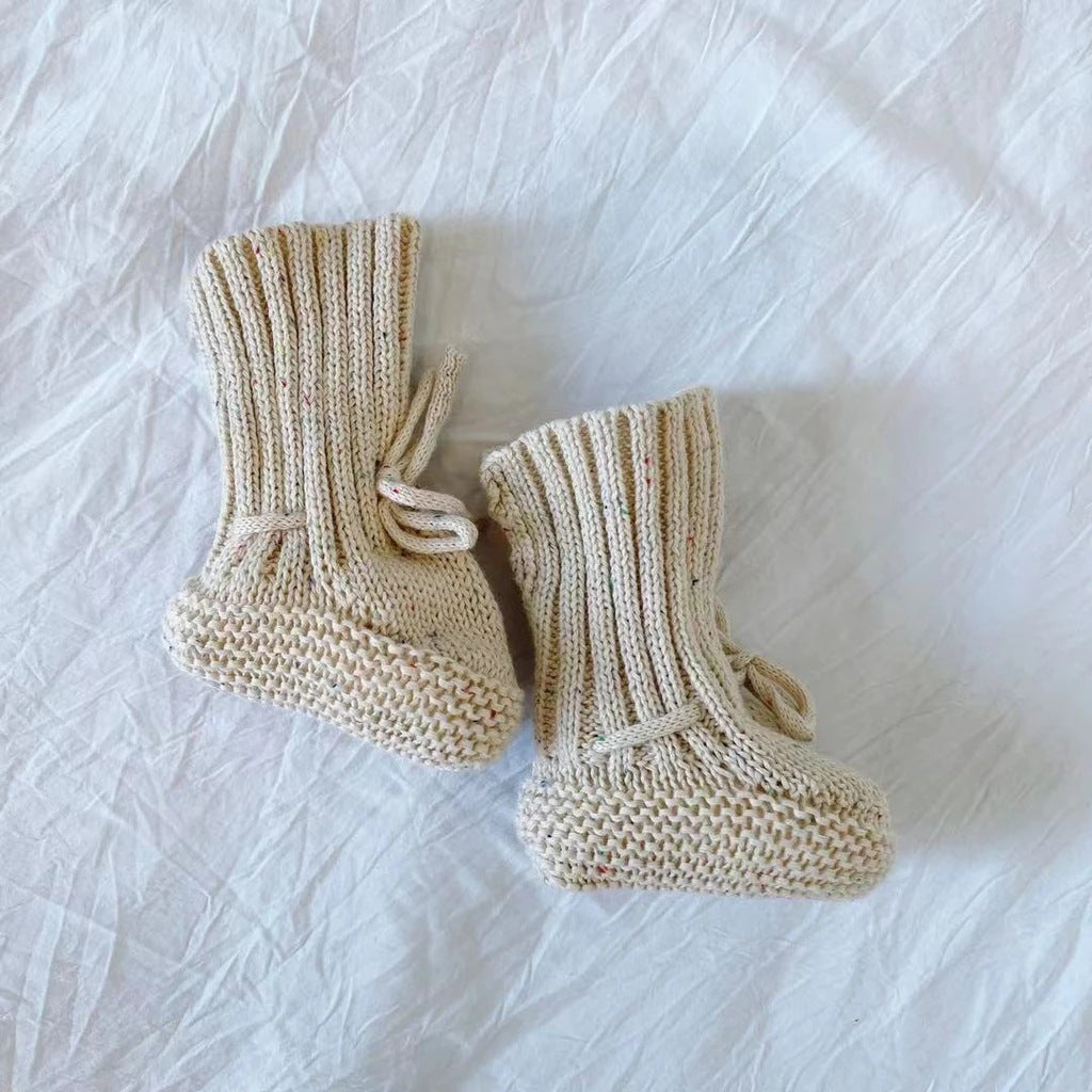 Knitted baby socks hot sale that stay on